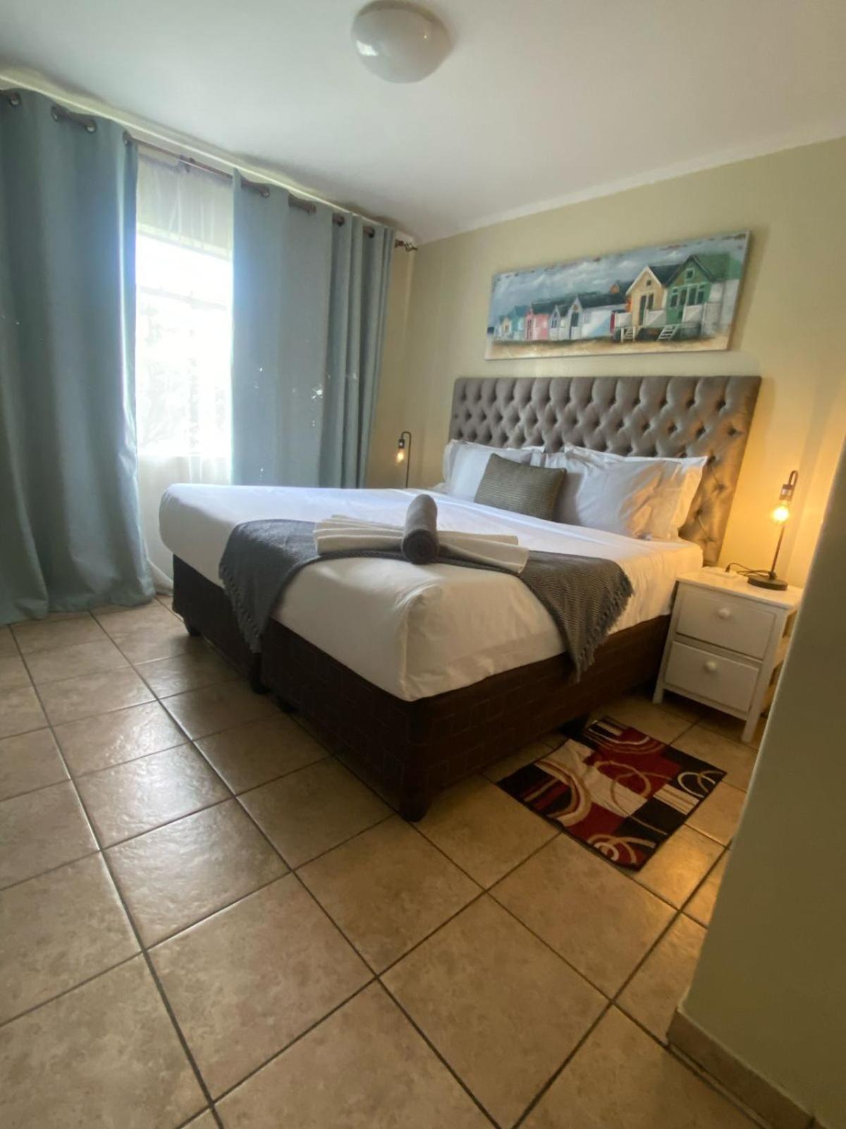 Menlyn Maine Apartments, Menlyn Place Pretoria Exterior photo